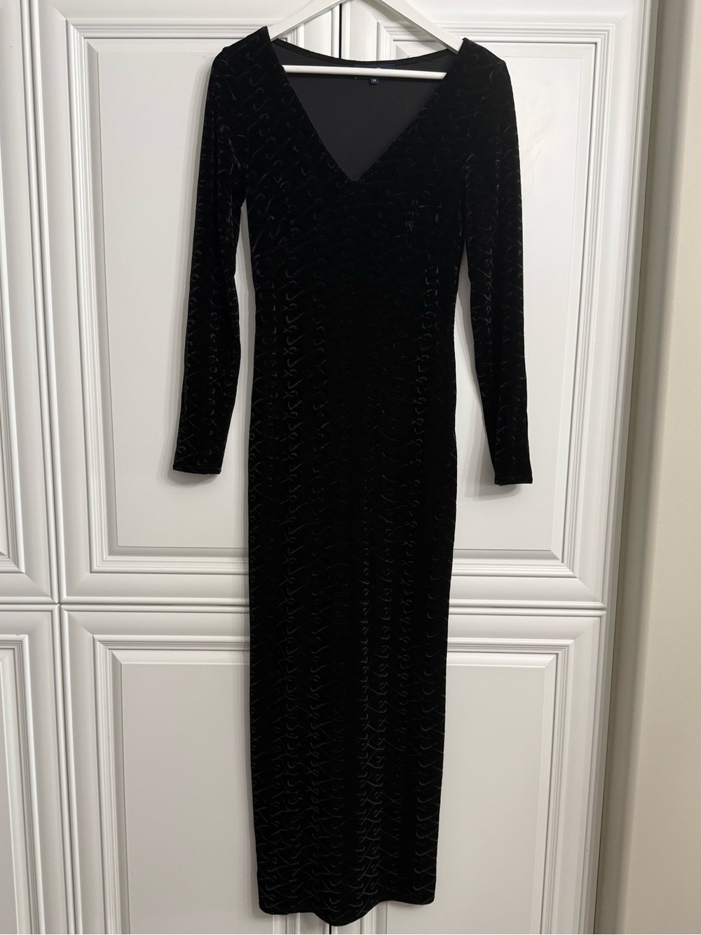VTG Bisou Bisou Size Medium Black Long-Sleeve V-Neck Burn Out Velvet Maxi Dress